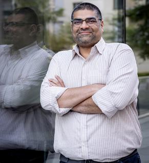 Vaibhav_Sanghvi-Portrait-0592-Final.jpg
